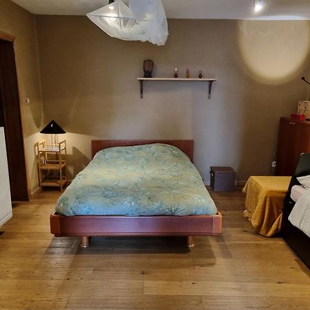 Gee Is Sharing Her Home Liège Extérieur photo