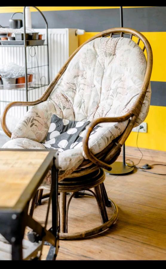 Gee Is Sharing Her Home Liège Extérieur photo